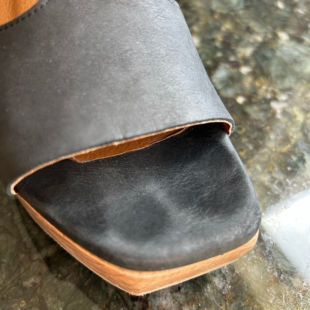 Cocolico Varick Platform Leather and Wood Sandals. Limited puzzle wood series - Picture 9 of 12